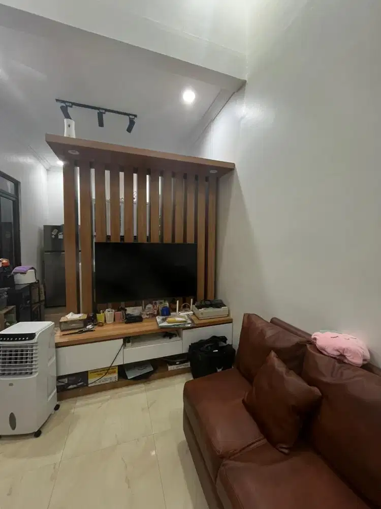 JUAL RAK TV/PARTISI RUANGAN