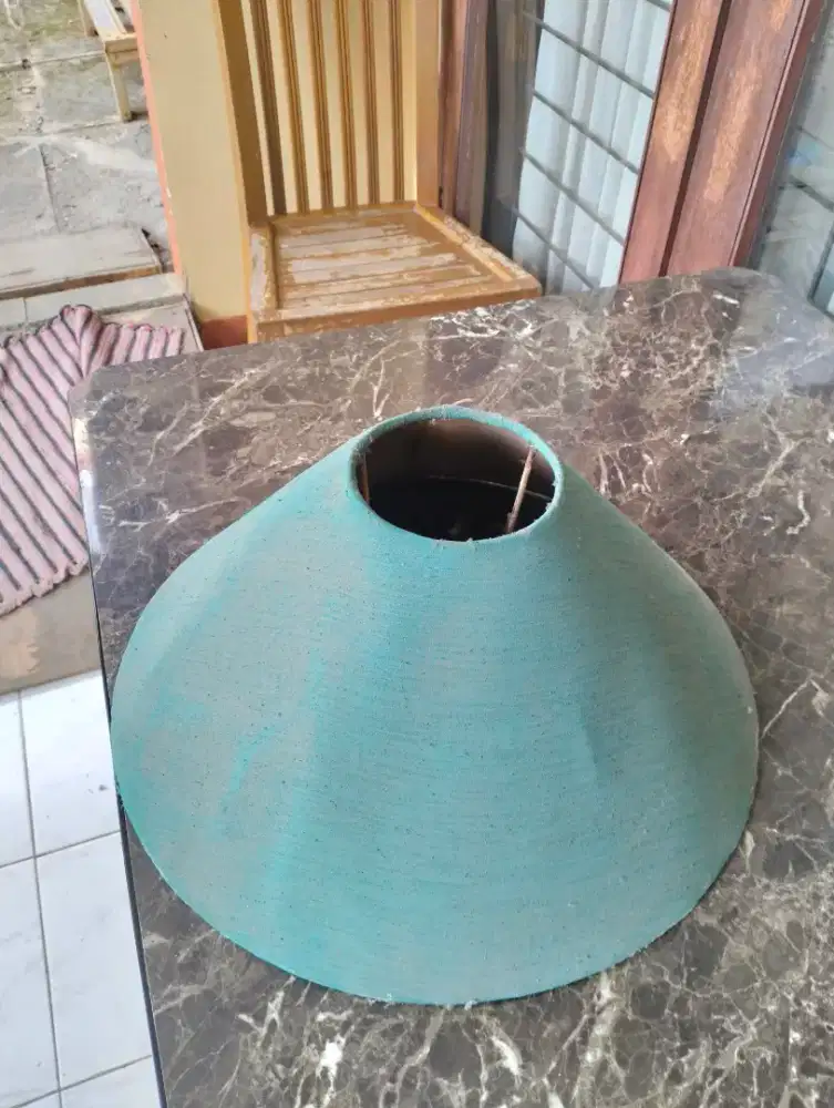 Meja Lampu Estetik – Cocok untuk Sudut Ruang atau Kamar