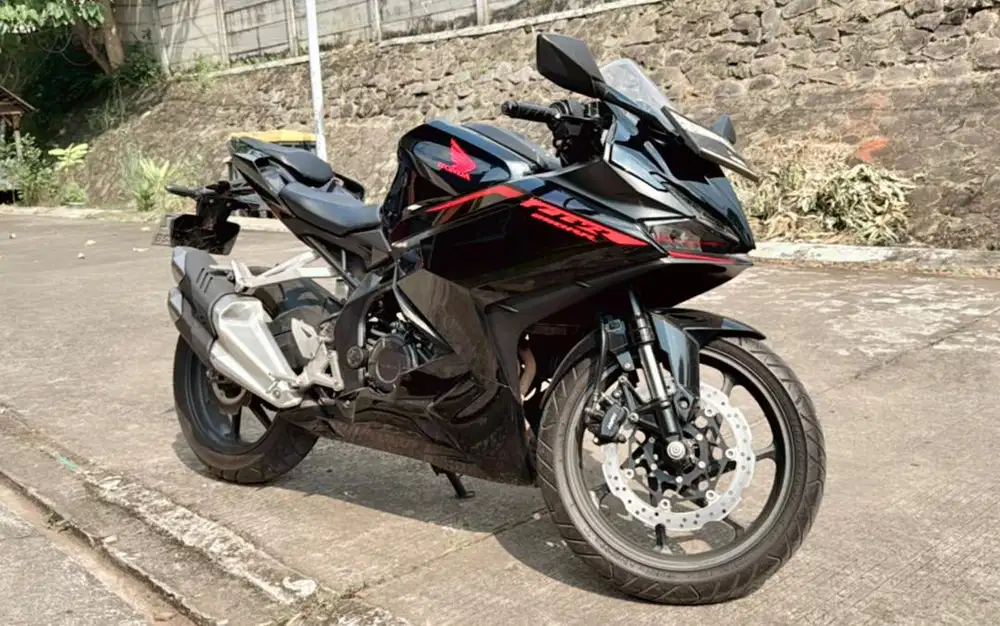 Honda CBR 250 RR Tahun 2023 Low KM