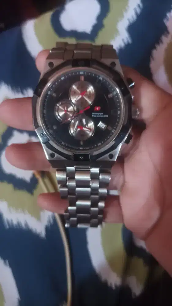 Jam tangan Swiss army