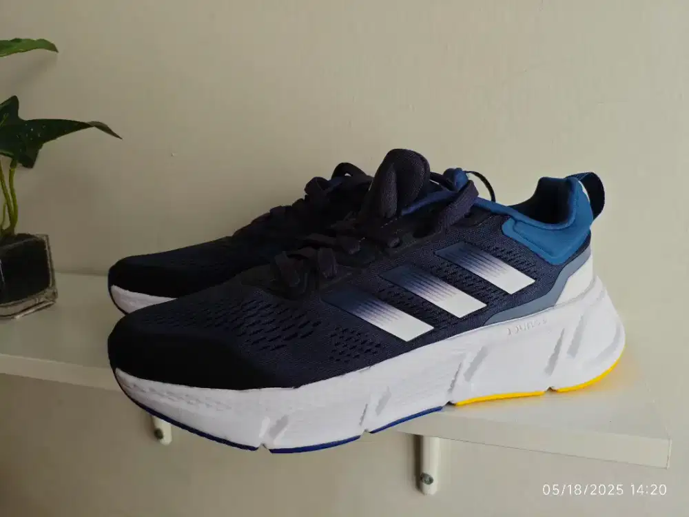 Sepatu Running Adidas New
