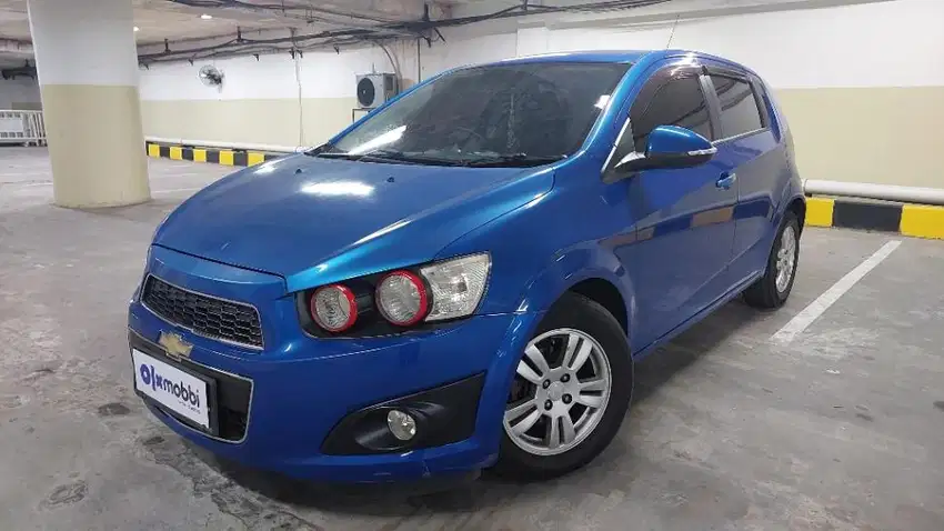 DP Rendah  4JT Chevrolet Aveo 1.4 LT Bensin-MT 2014 Biru