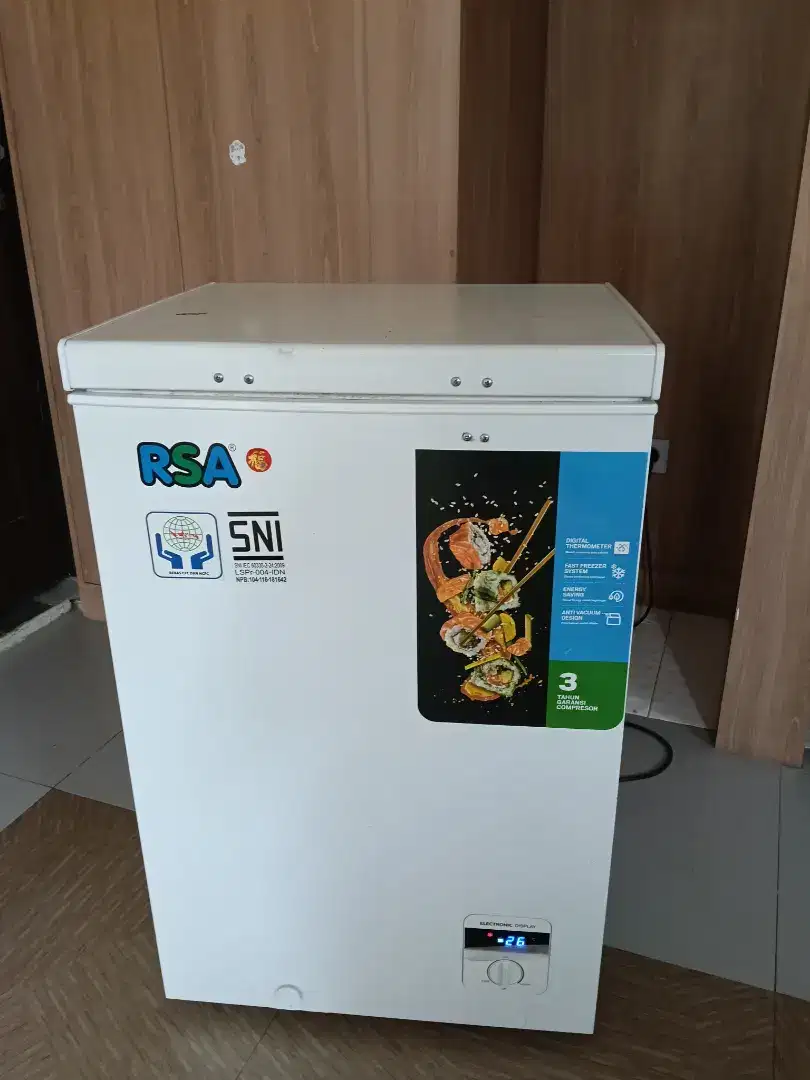 FREEZER RSA CF 110 , 100 LITER MULUSS NO CACAT SIAP PAKAI ,NEGO