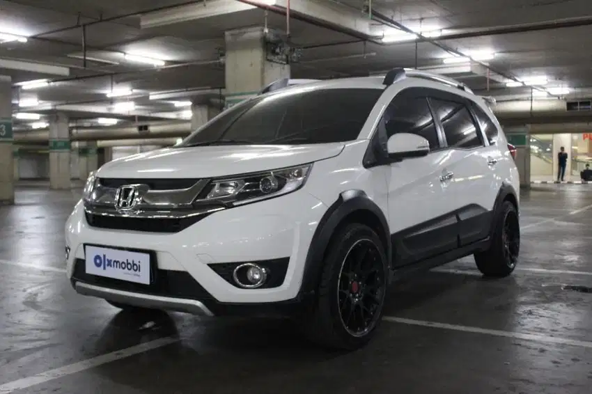 TDP 7,JT Honda BR-V 1.5 E Bensin-MT Putih 2018