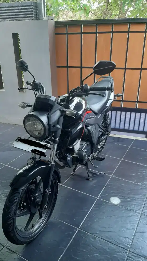 CB Verza 150 CC