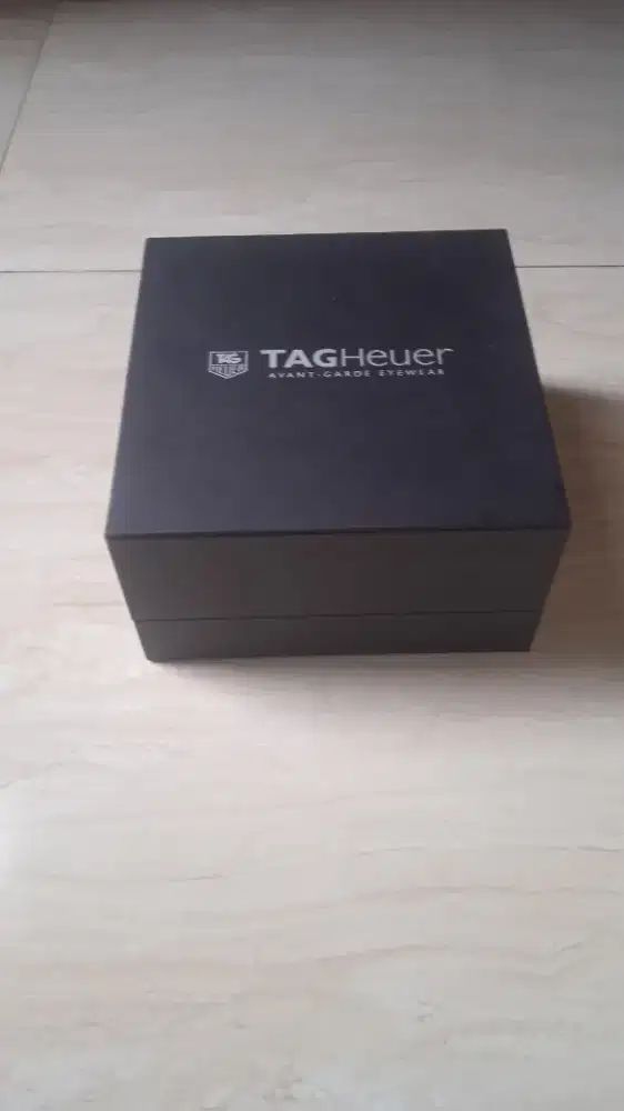Box kacamata tag Heuer original