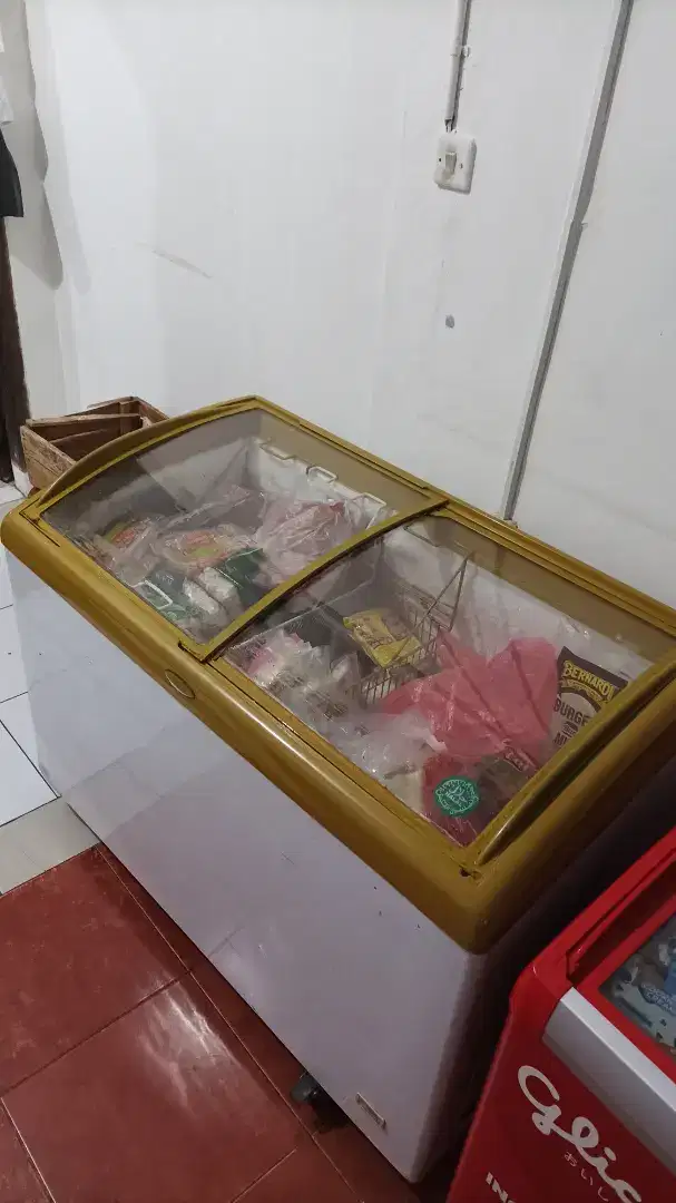Freezer Showcase Aucma