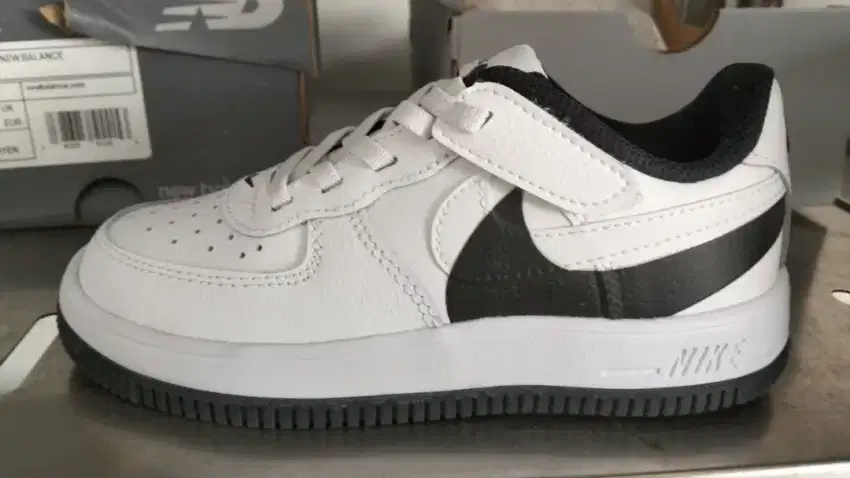 Nike Force 1 Low LV8 Easy Younger Kids