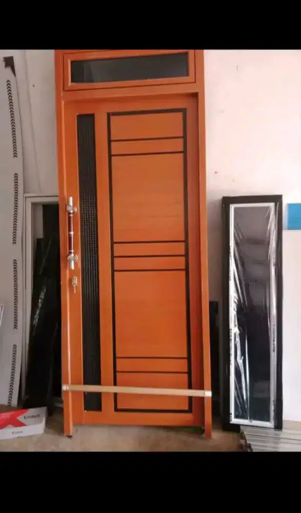 Pintu Alumunium motif Kayu