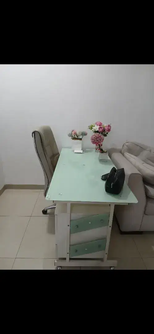 Jual Kursi Kerja Full Leather dan Meja Kerja Glass Informa