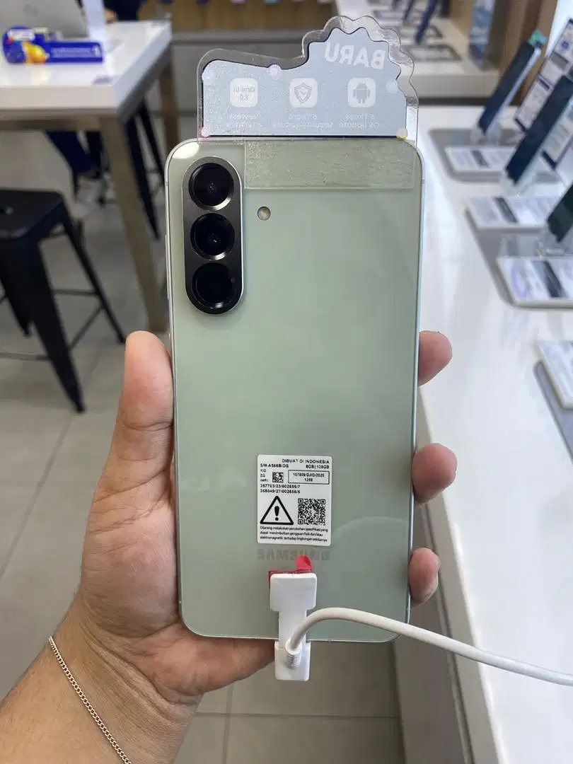 Samsung Galaxy A56 free adaptor dan screen guard