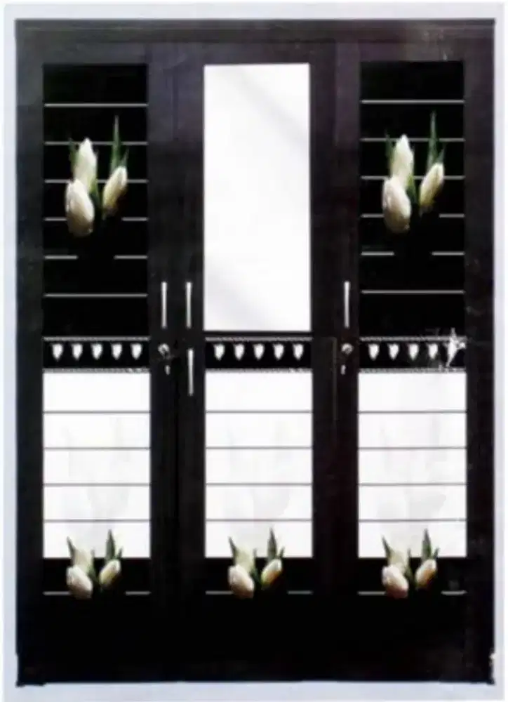 Lemari Pakaian 3 Pintu Kaca Luar MH 318 KL Tulip