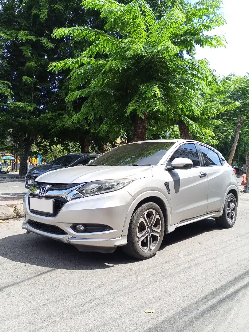 (DP18JT) HONDA HRV PRESTIGE SUNROOF A/T 2015