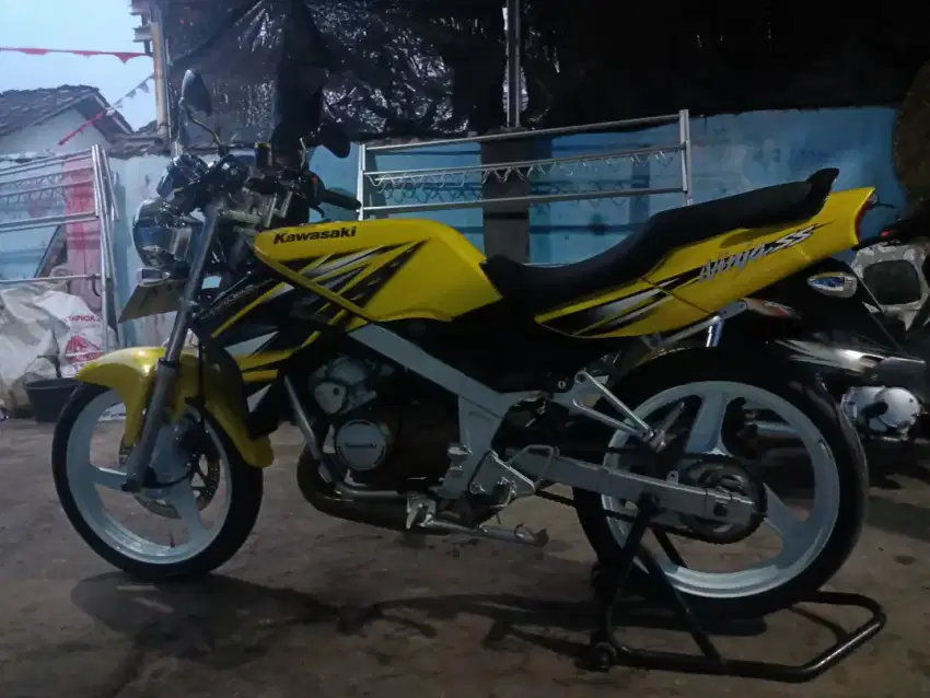 Kawasaki ninja j (2 tak)