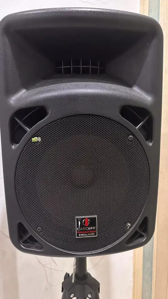 Speaker aktif merk cardiff 12 inch