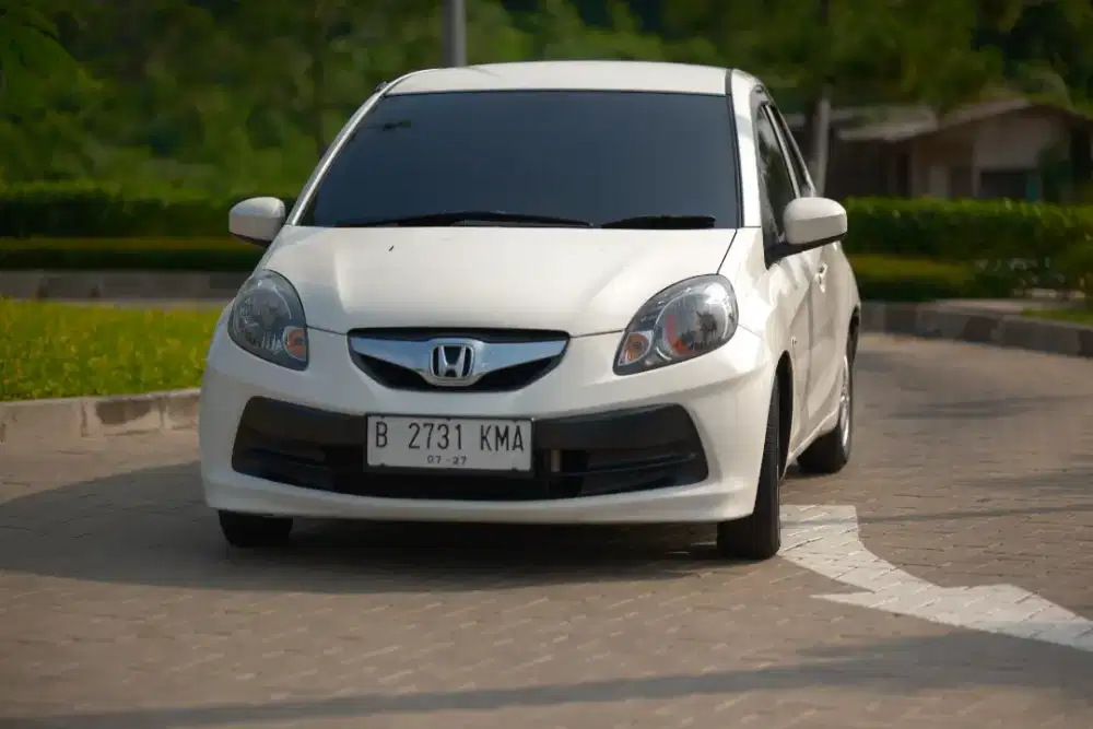 BRIO E AT 2013 CBU LOW KM