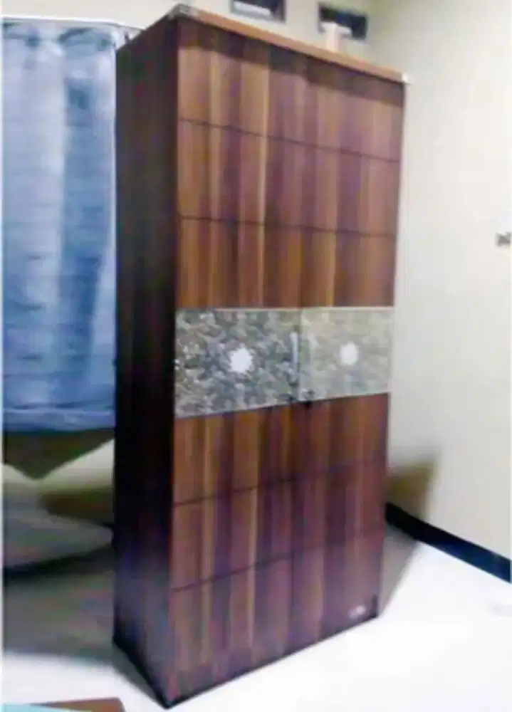 Lemari Pakaian 2 Pintu GM LP 8220 PB KL Walnut GT