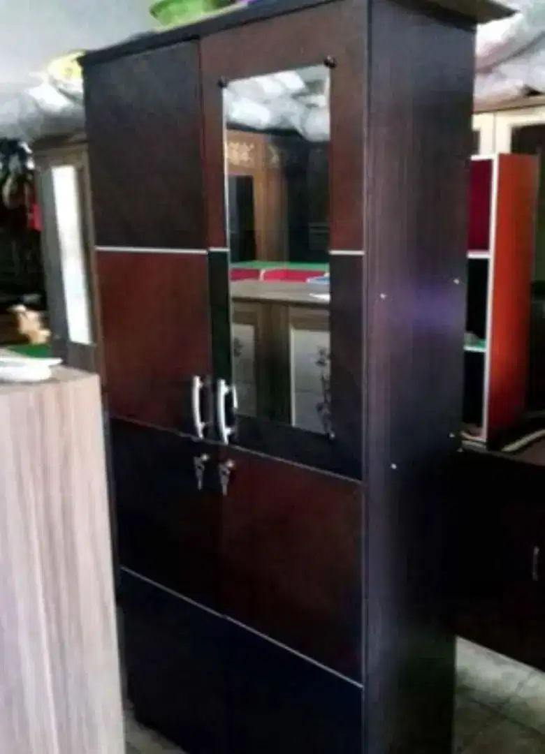 Lemari Pakaian 2 Pintu Kaca Luar Chesster ALD 8112 Winge
