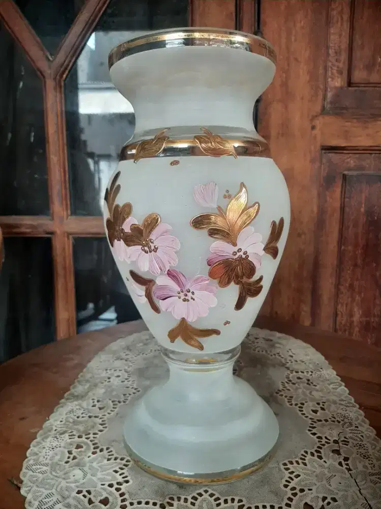 Guci Vas Bunga Klasik Kristal Bohemia