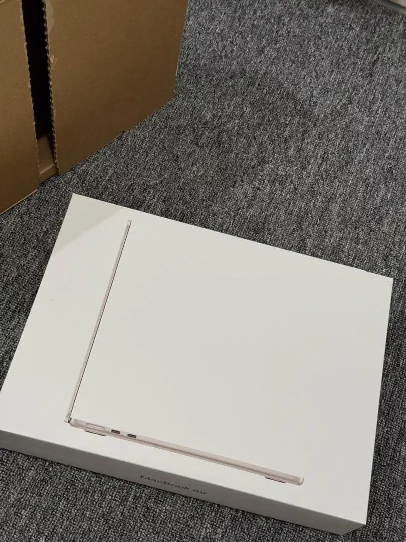 Macbook Air M2 256gb 13” IBOX BARU 2 hari Bisa TT