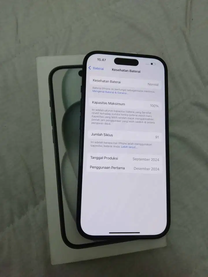 mencari iphone black 15 128gb