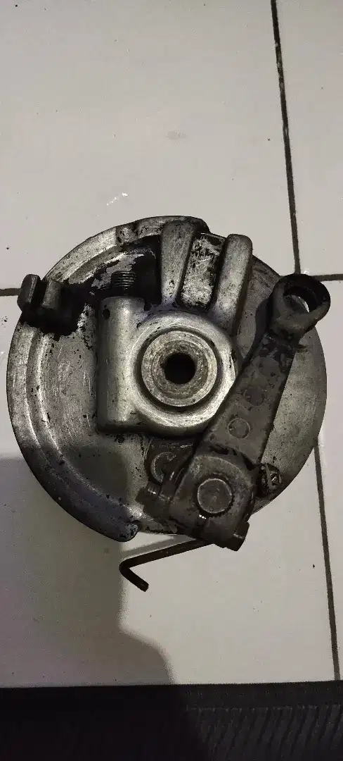 Tutup tromol depan Honda C 70