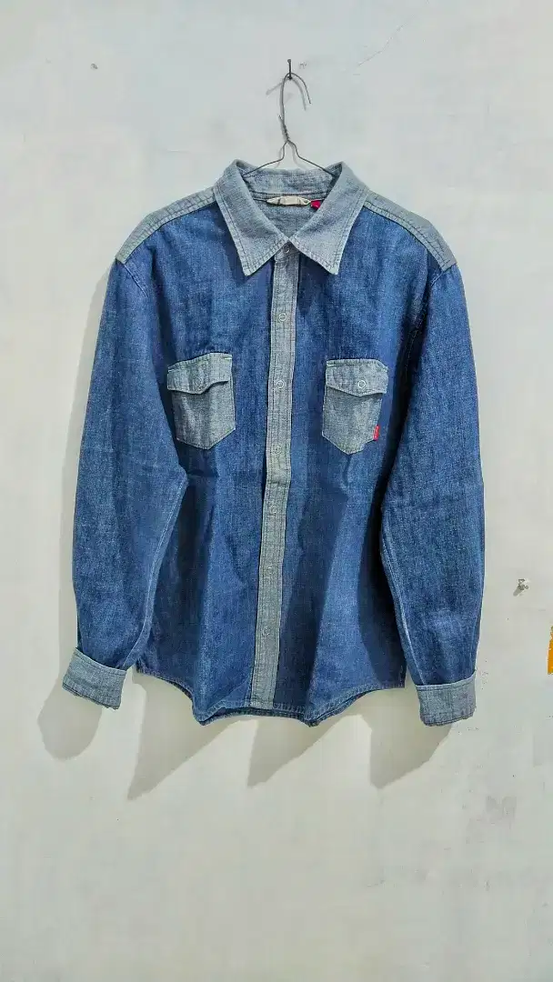 Kemeja Jeans Denim Lee Cooper Size M Preloved