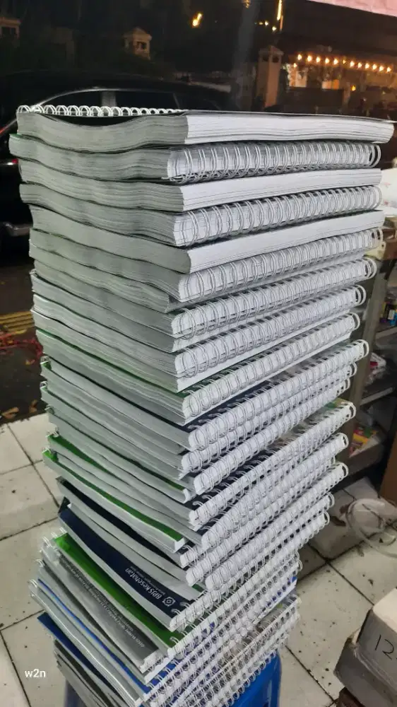 Di butuhkan karyawan laki2 untuk fotocopi