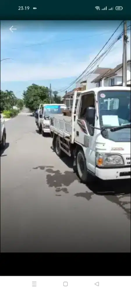 Truk angkut barang pindahan