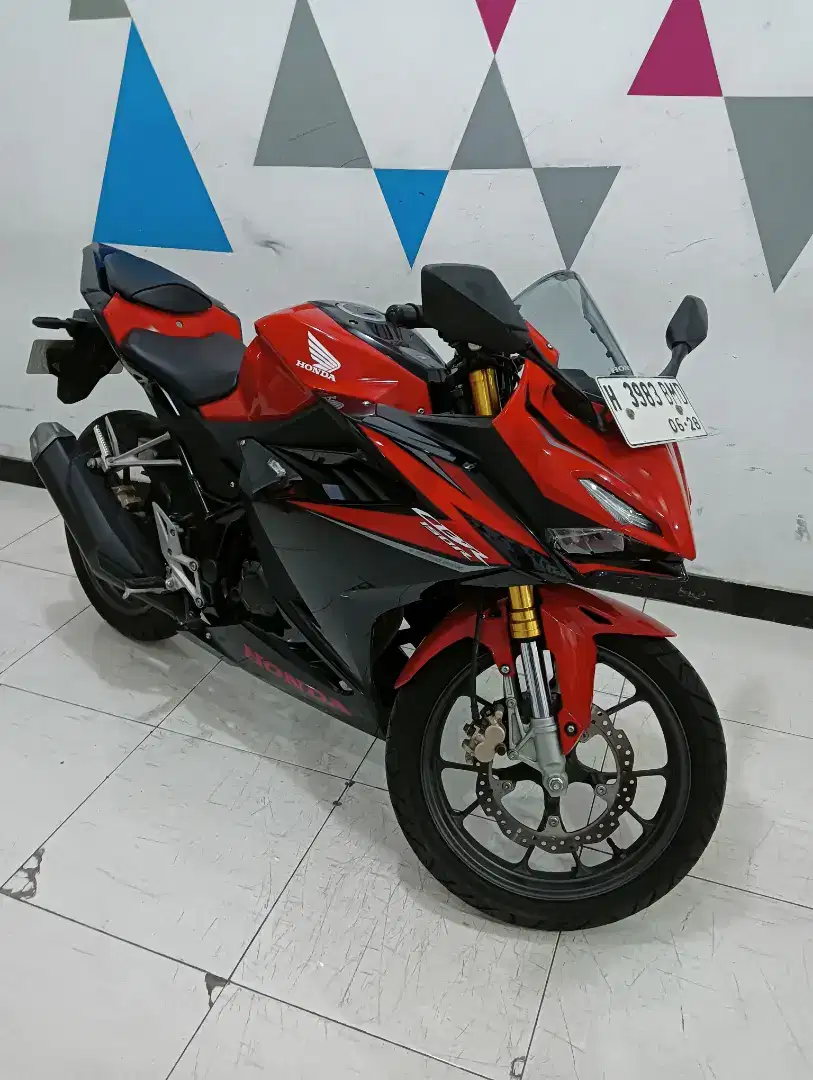 Honda New CBR 150R 2023 km.5000