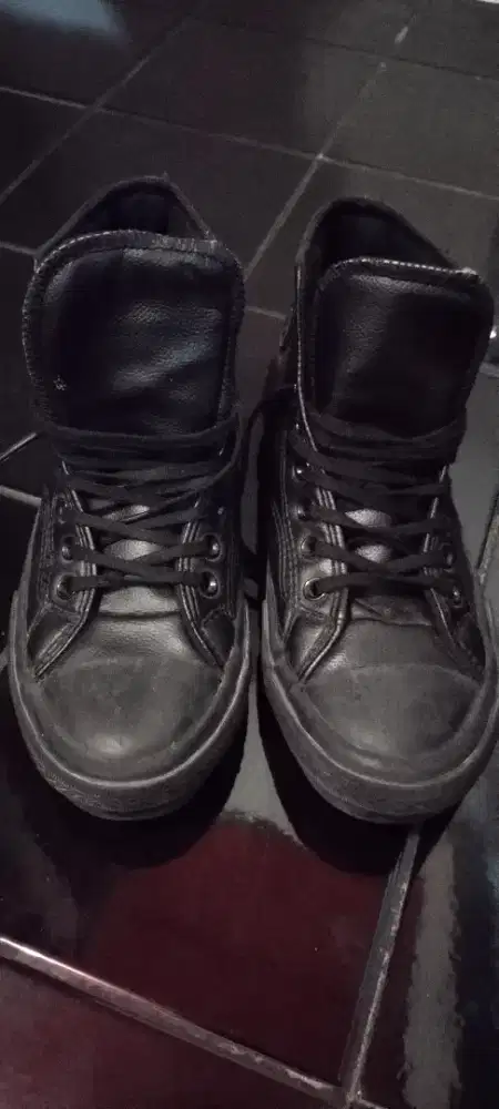 Sepatu Converse Chuck Taylor