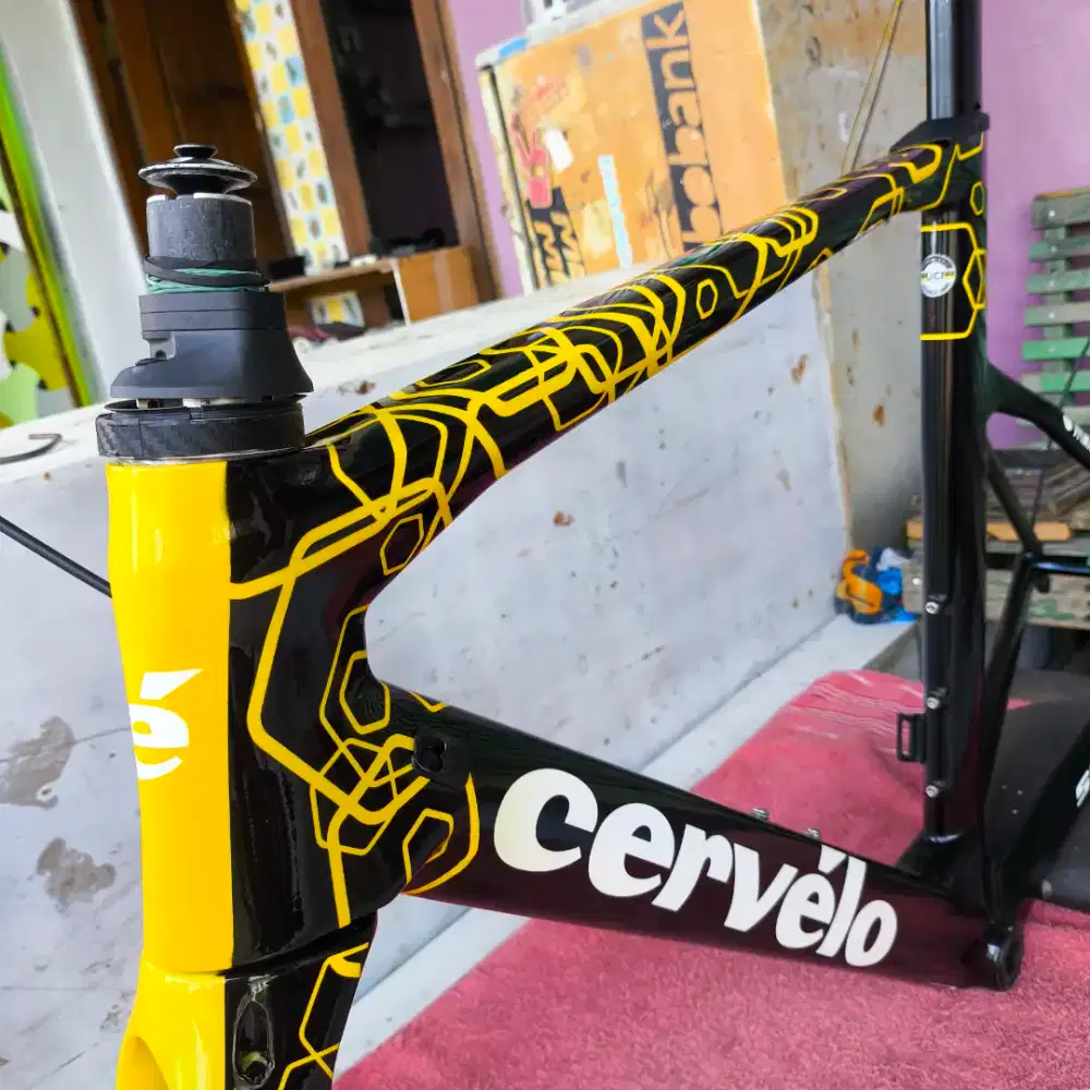 Jasa pengecatan sepeda, repaint sepeda, CARBON