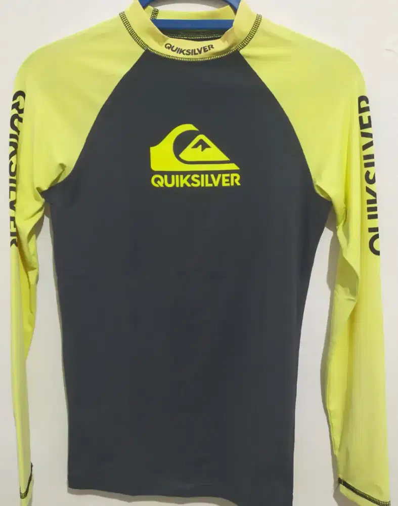 Baju renang surfing Quiksilver size M