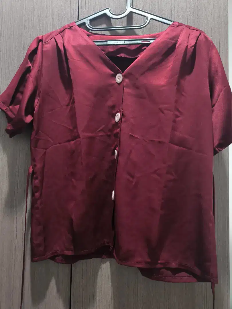 Preloved Blouse Maroon All Size
