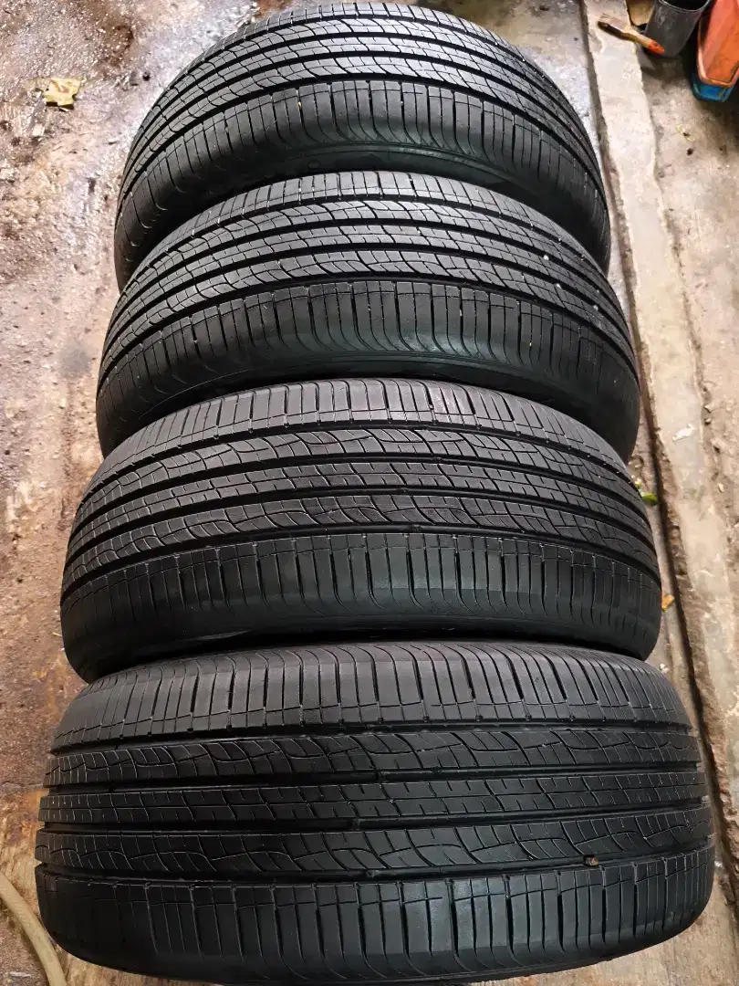 Giti 235 55 R18