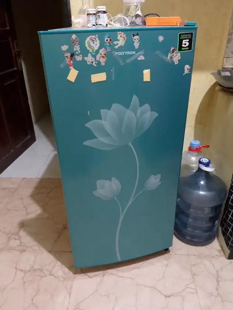 Kulkas Polytron satu pintu