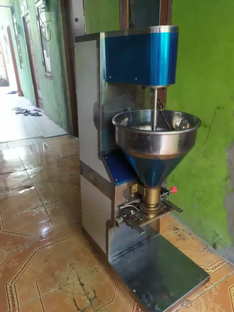 Mesin cetak bakso merk Fomac