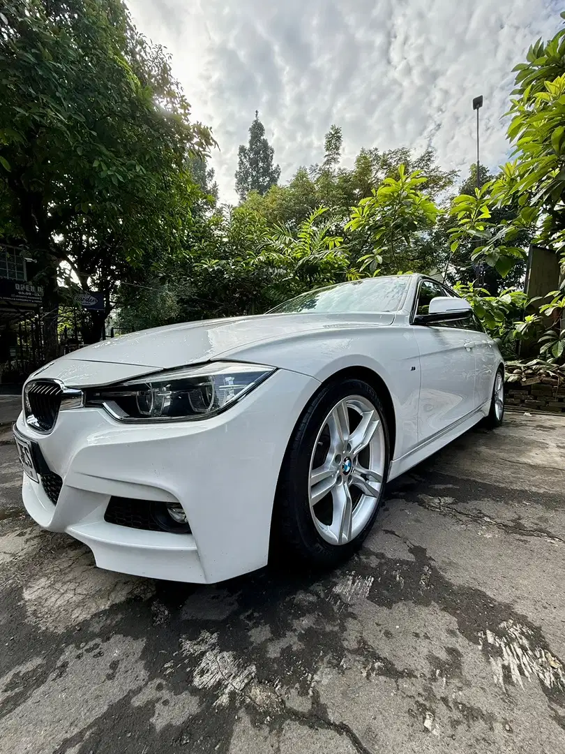 BMW 320i 2016 Bensin