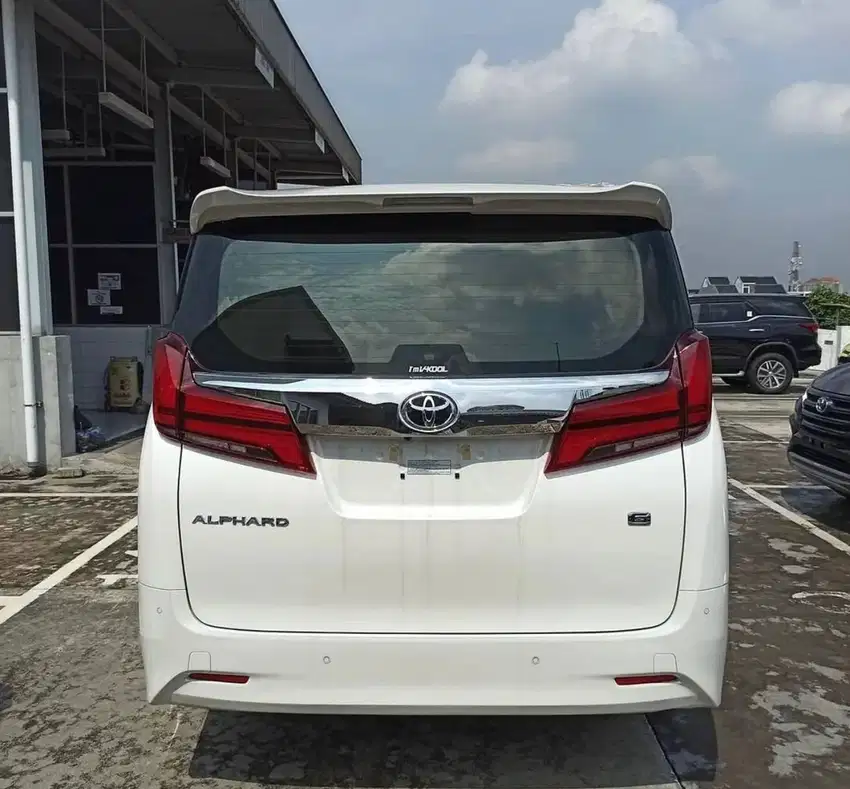 Alpard 2023 kondisi mulus