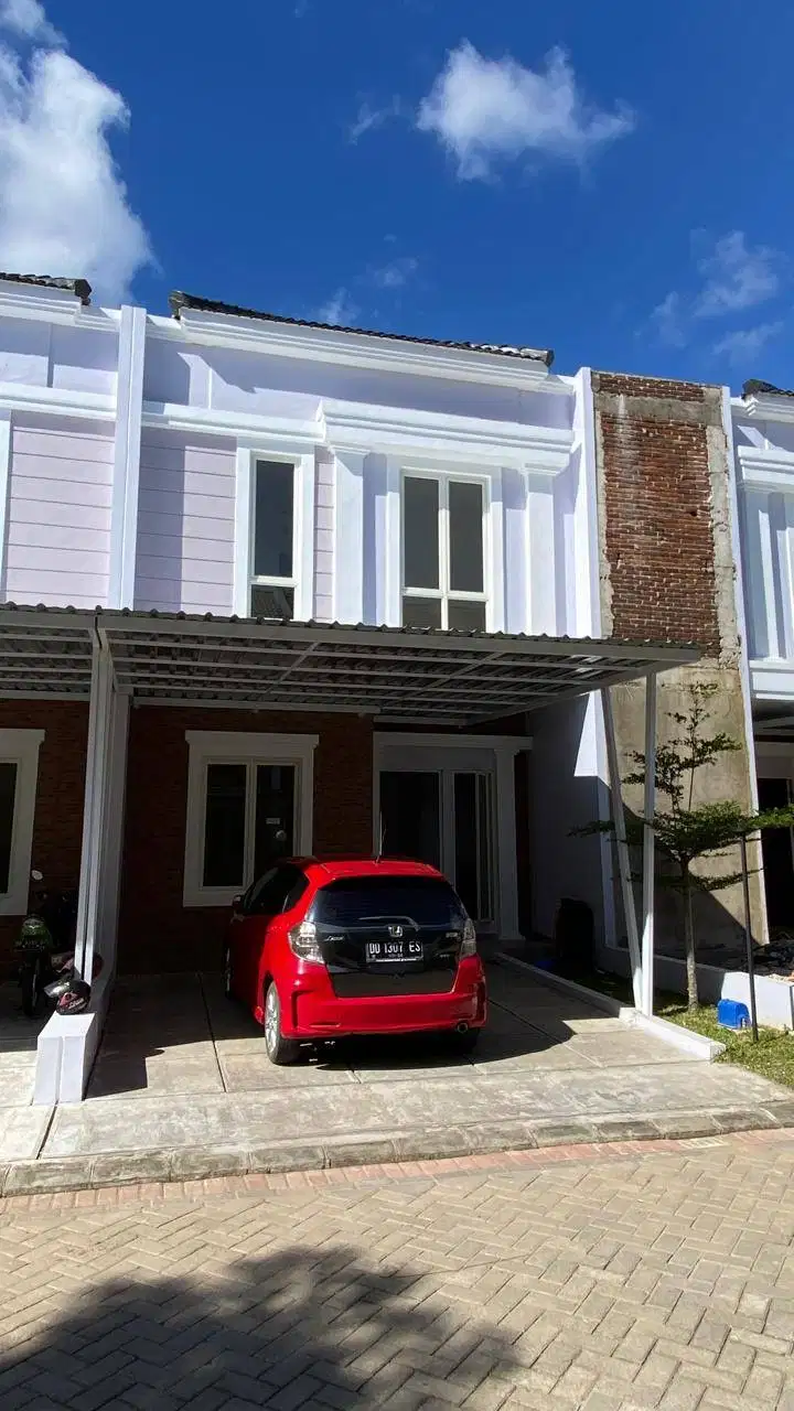 Disewakan tahunan rumah 2 lantai Family Friendly