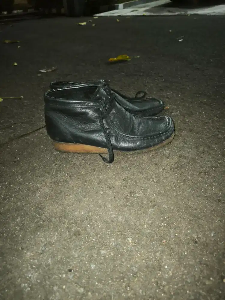 Sepatu bekas original Clarks boots