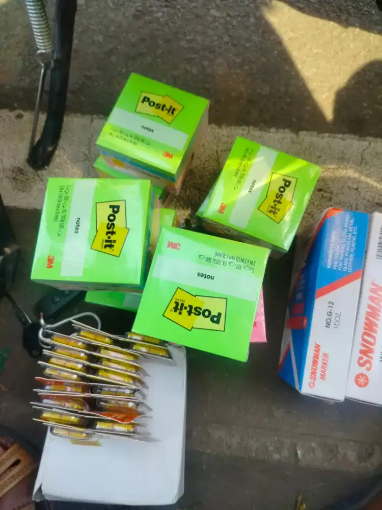 Menampung , menerima semua ATK.