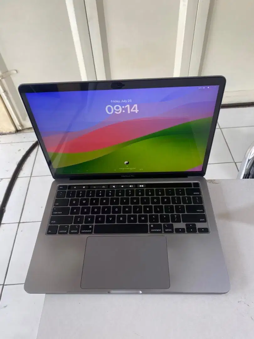 MacBook Pro 13-inch 2020 i5