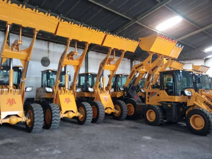 Wheel Loader China Tangguh Sparepart Mudah Kapasitas 1 - 3 Kubik Ready