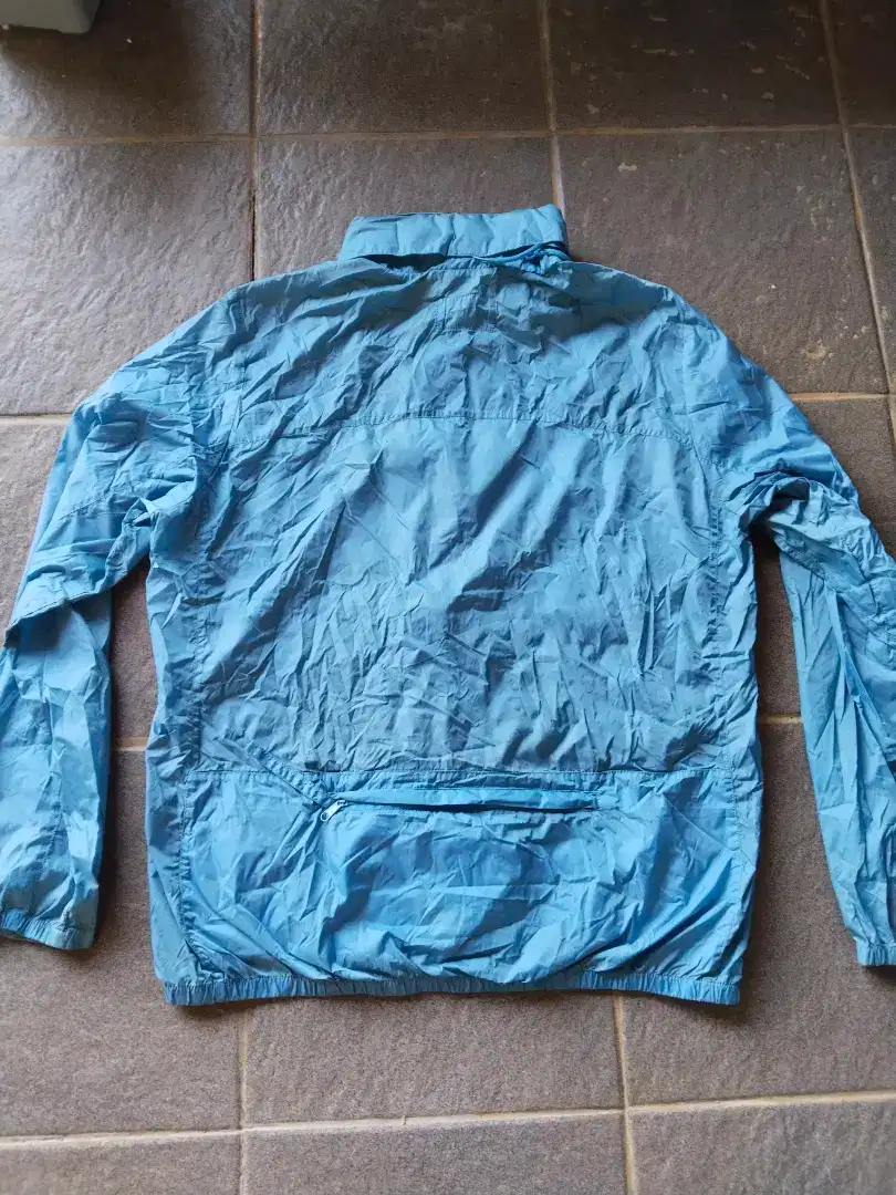 Jaket Running UGiZ