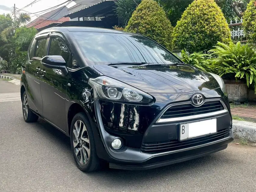 Toyota Sienta V Matic LowKm‼️