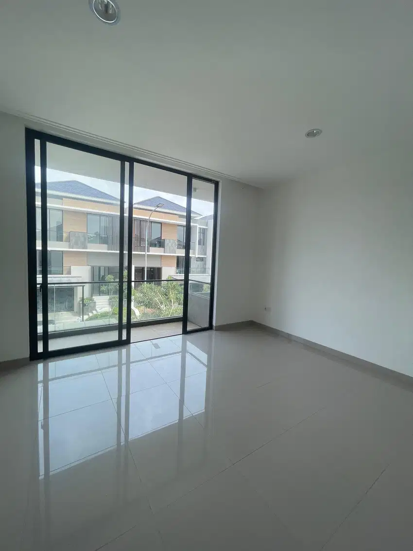 Disewakan rumah pik 2 ukuran 10x20 4kt cluster ekslusif
