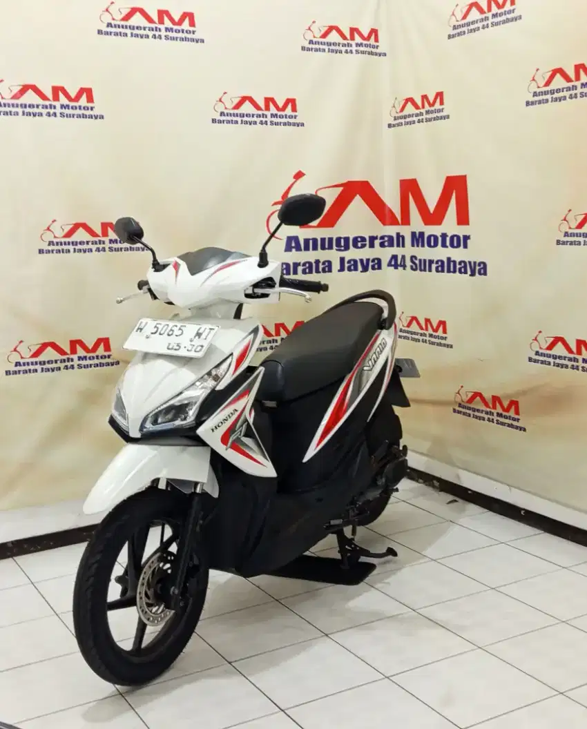 Bergaransi Honda vario 110 Fi Tahun 2015 warna putih