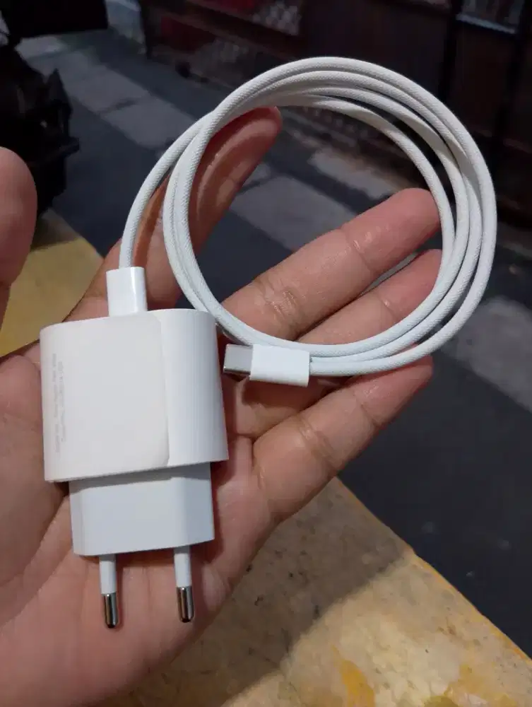 Charger iPhone 15 C to C