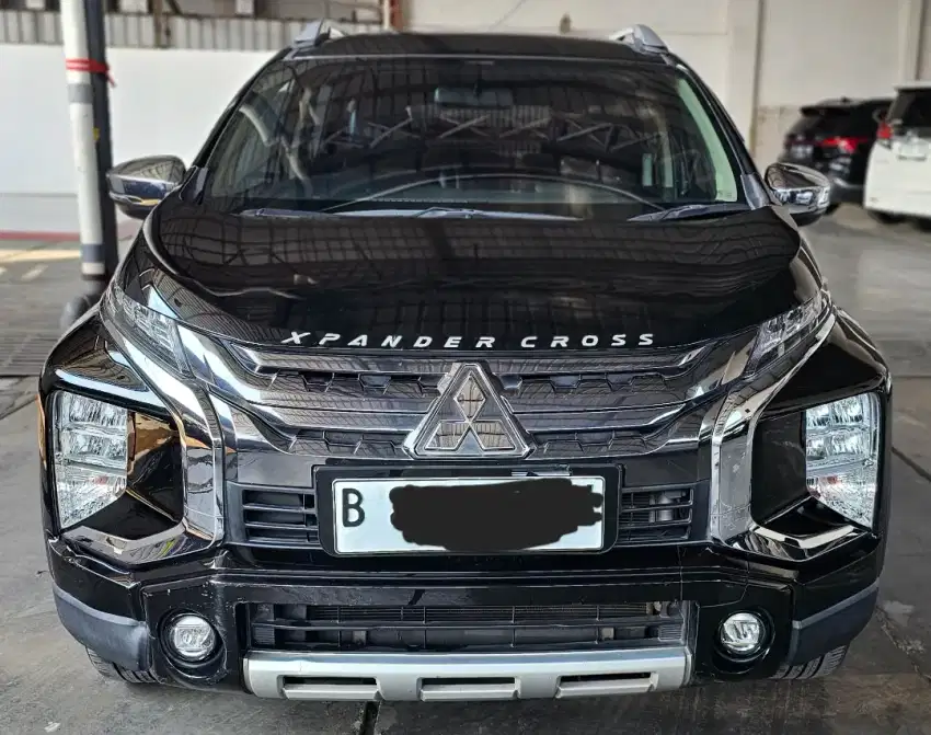 Mitsubishi Xpander Cross Premium Package AT Matic 2020 Hitam Km 44rban